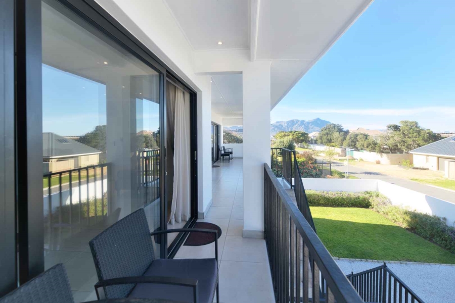 9 Bedroom Property for Sale in Westcliff Western Cape